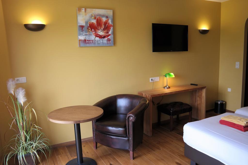 Country Lodge Hotel Moriaanshoofd Oudenaarde Room photo