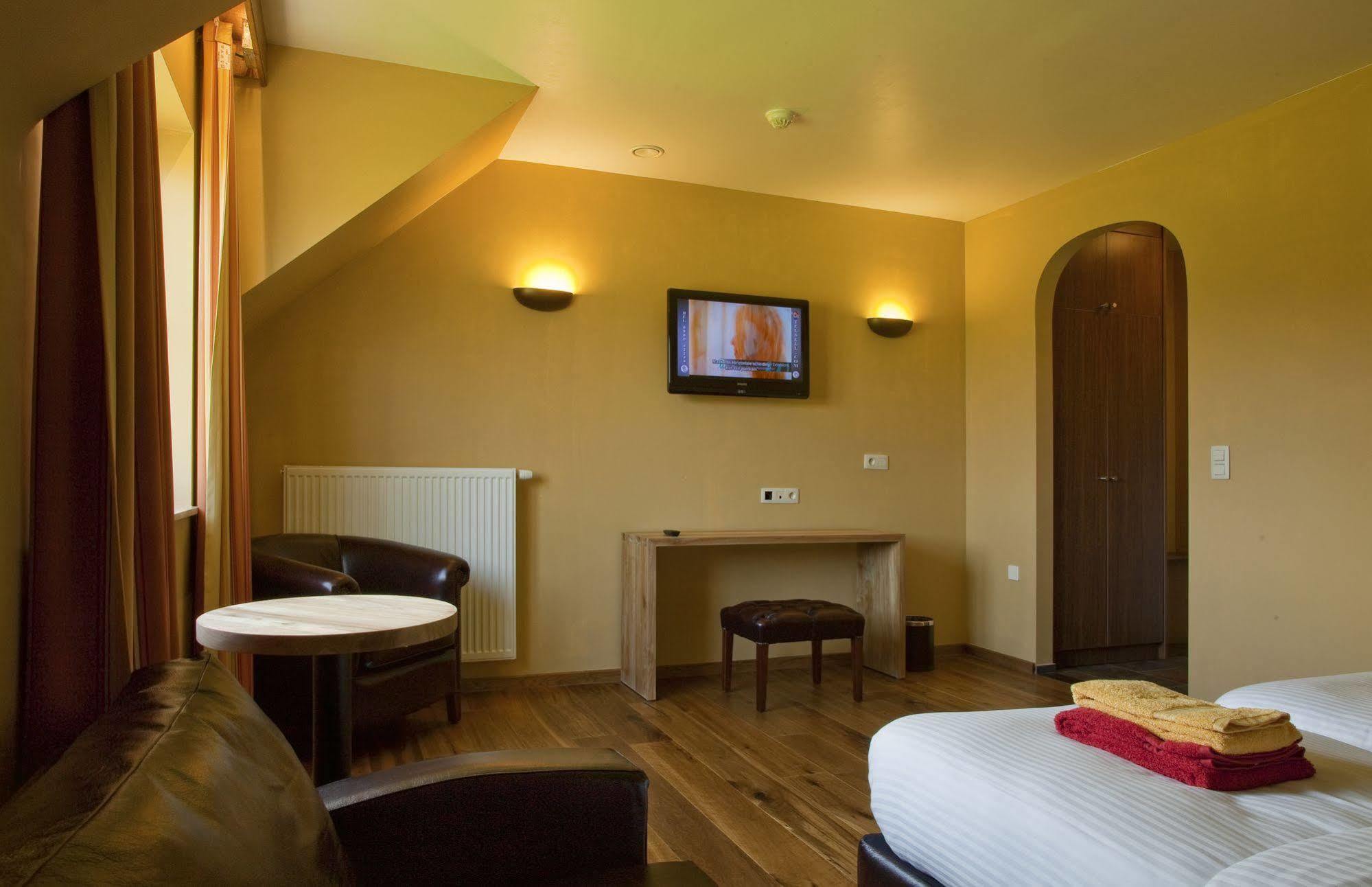 Country Lodge Hotel Moriaanshoofd Oudenaarde Exterior photo